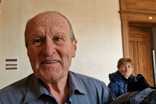 Senior na Vyškovsku zastřelil vlčáka, který dotíral na jeho psa. Je mi té krásné fenky líto, líčil u soudu - Novinky